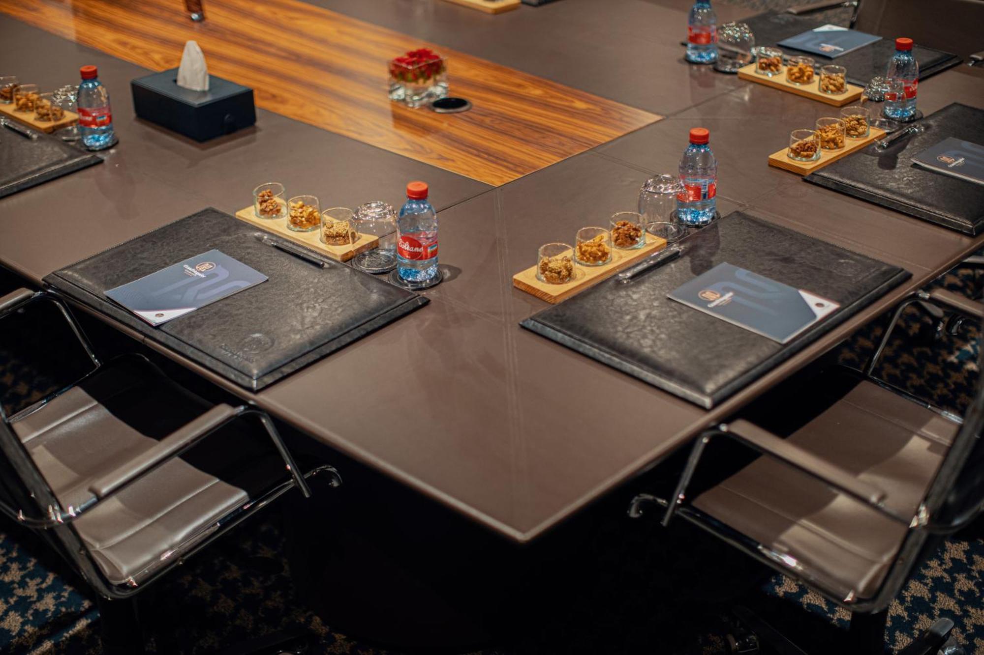 Grand Mogador City Center Casablanca Exterior photo Meeting room at the hotel