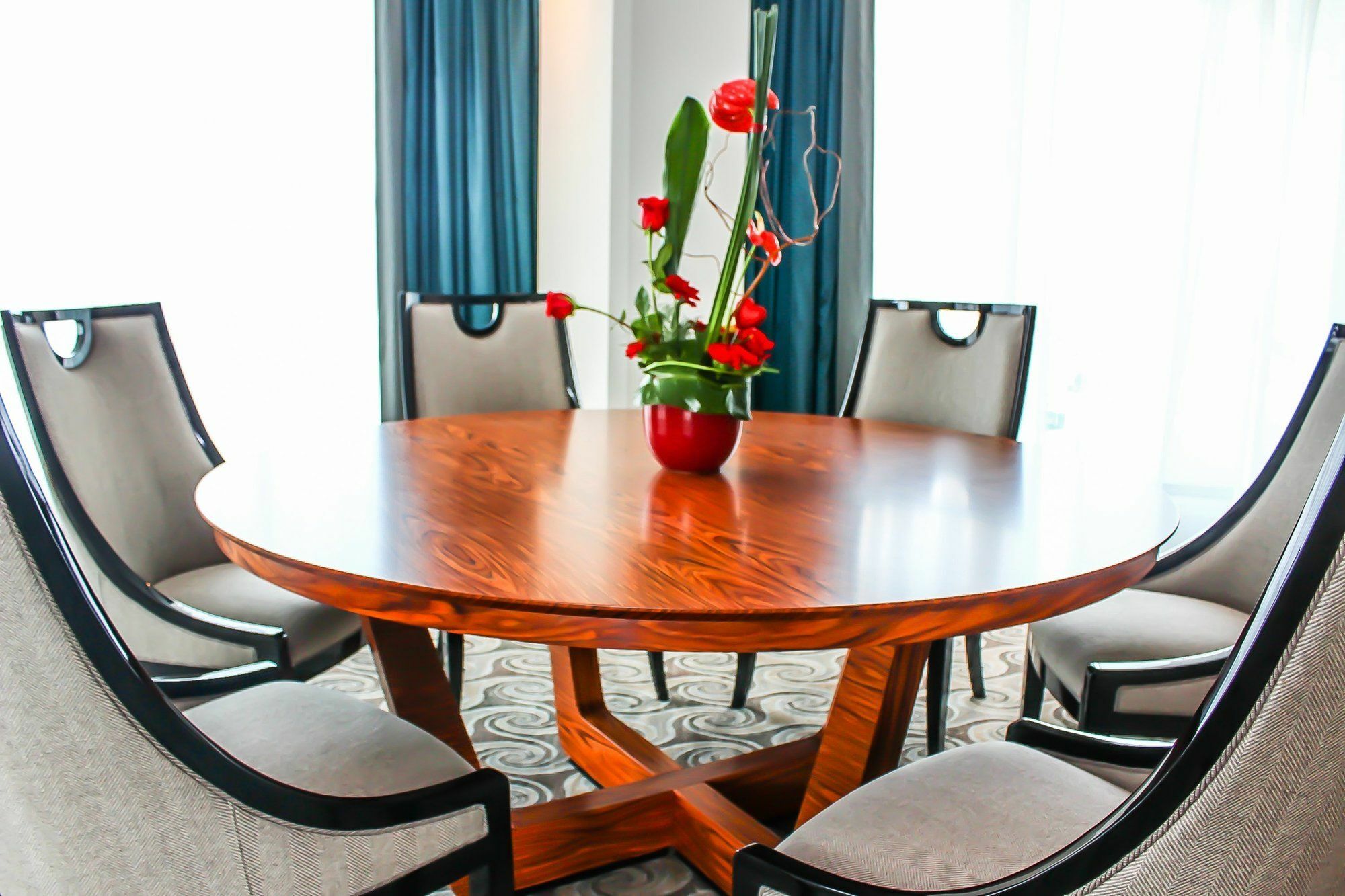 Grand Mogador City Center Casablanca Exterior photo A dining room table